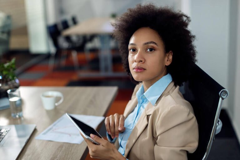 woman sitting the office working